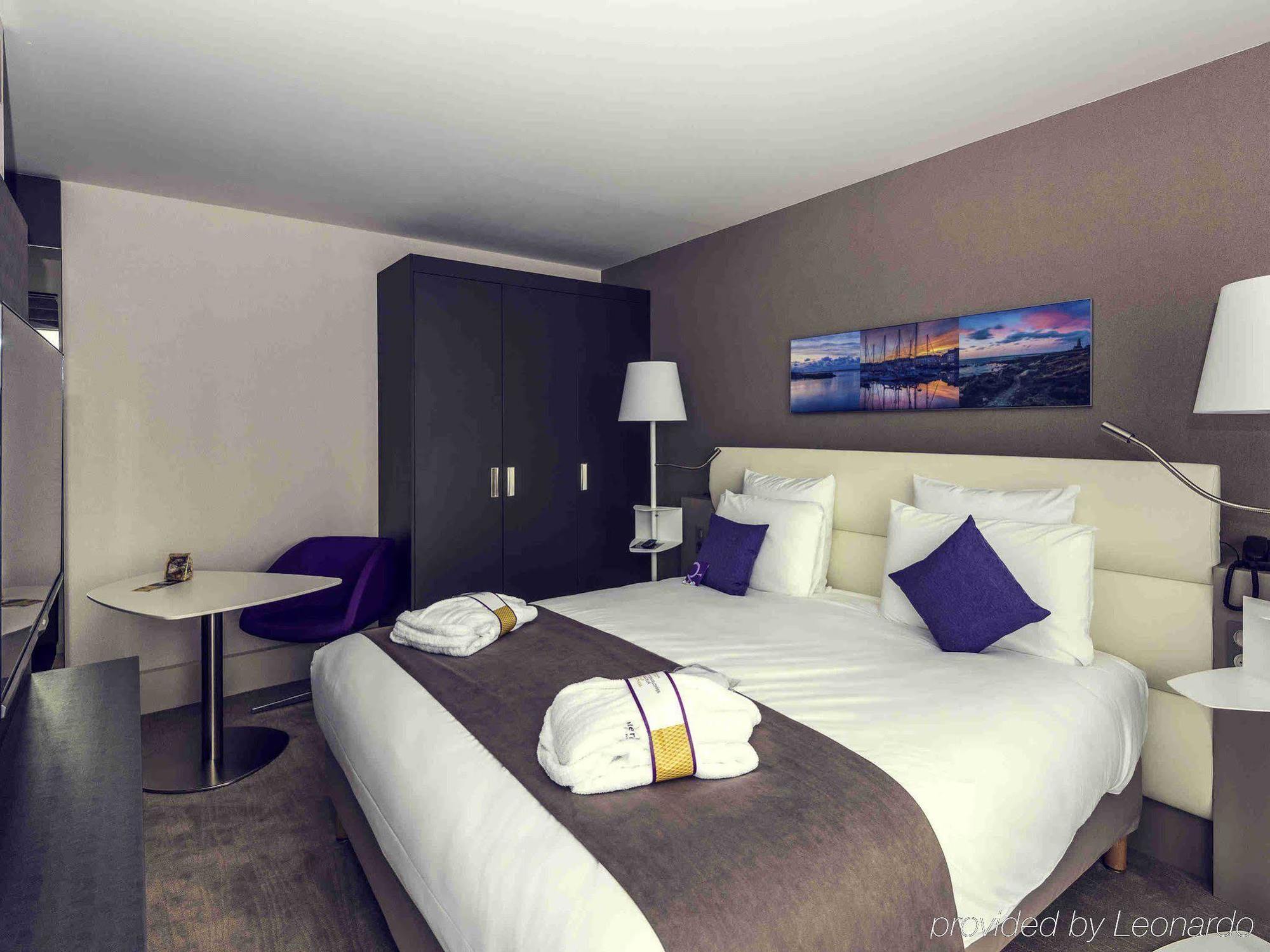 Mercure Centre Port 4*