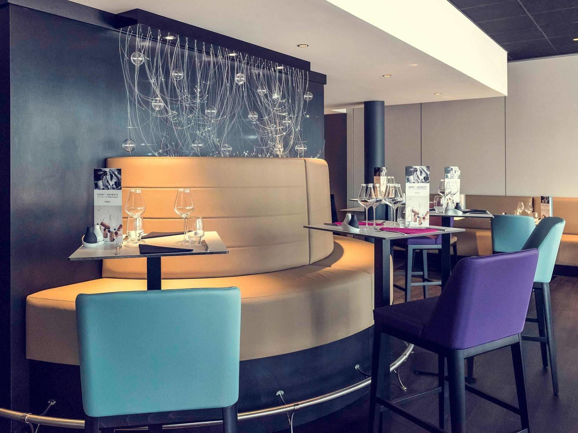 Hotel Mercure Centre Port 4*